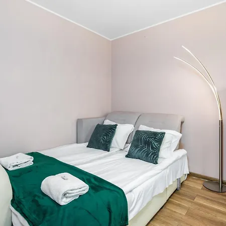 Przestronny Apartament Z Wanna Poznaniu Bukowska 134A By Heyrent